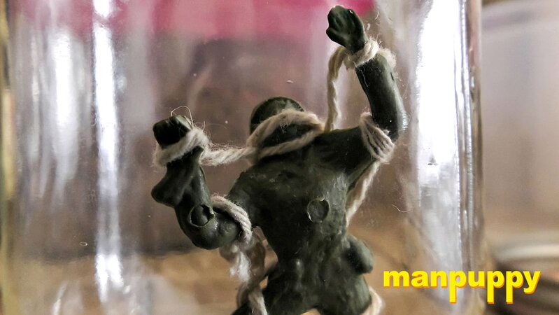 Richard Lennox catches tiny spy and traps him in a jar