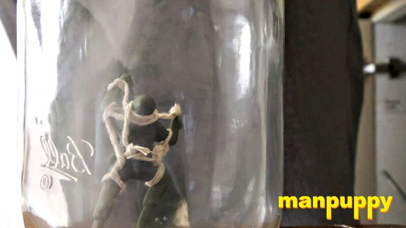 Richard Lennox catches tiny spy and traps him in a jar