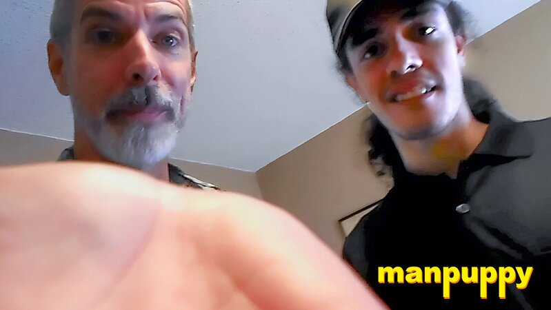 Ricky Fox shows Richard Lennox how to lick giant cocks