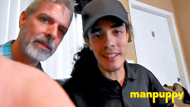 Ricky Fox shows Richard Lennox how to lick giant cocks