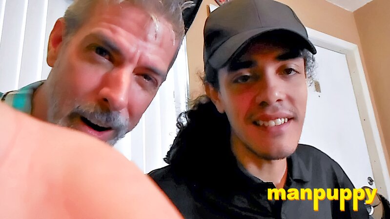 Ricky Fox shows Richard Lennox how to lick giant cocks