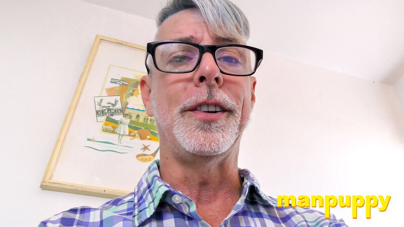 Richard Lennox is a nerdy giant trying too hard to be cool