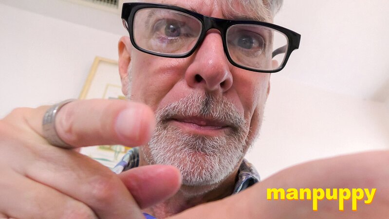 Richard Lennox is a nerdy giant trying too hard to be cool