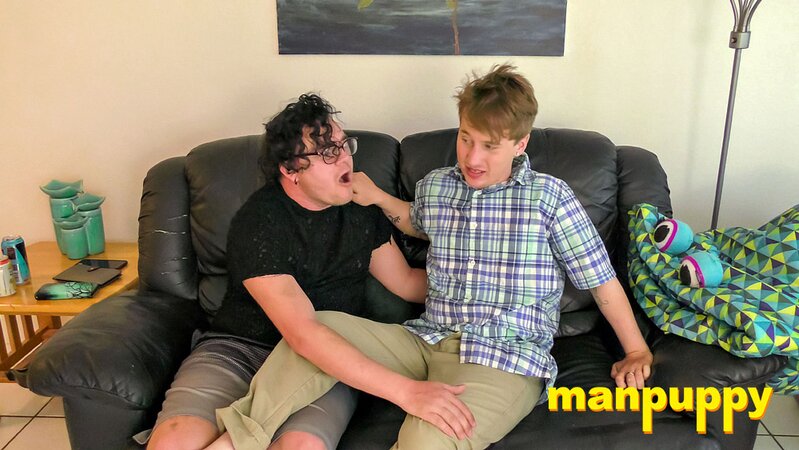 Elis Ataxxx helps Leo Blue play with his weird sea monster kink