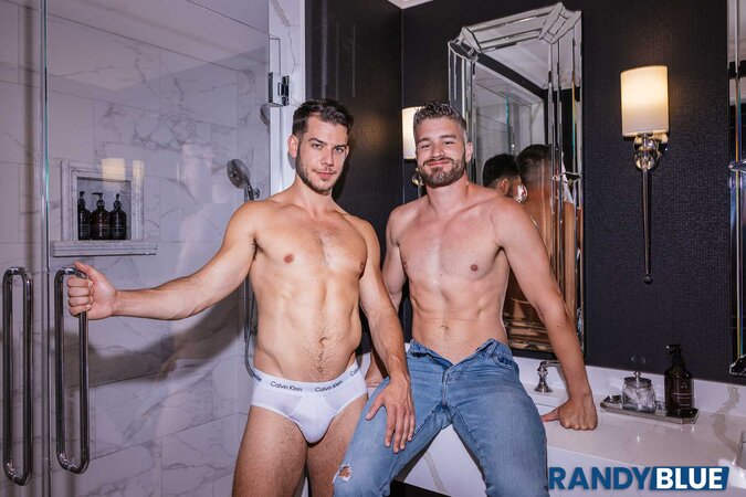 Ryder Flynn and TD Graham make out and suck each other