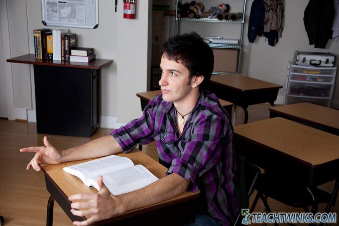 Wade Warren makes Skylar West suck his cock after class