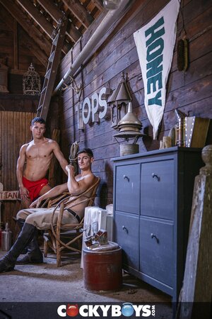 Seth Cain rides Aiden Ward and shoots his load