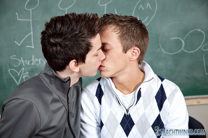 Colby London sucks Brice Carson in teacher-student fuck