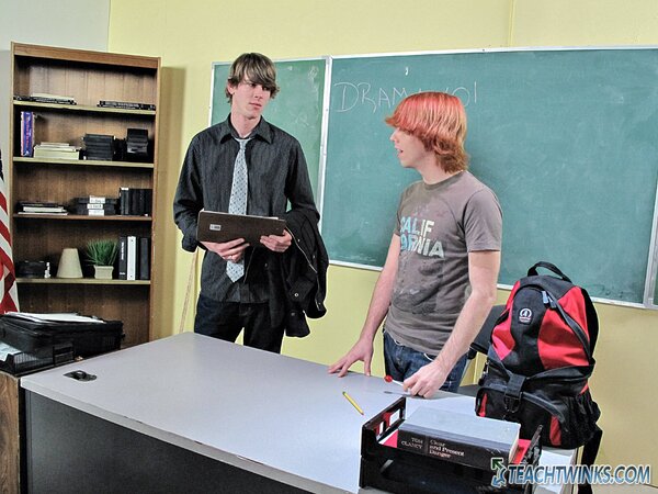 Atlanta Grey gets rimmed and banged hard by teacher Braden Phoenix