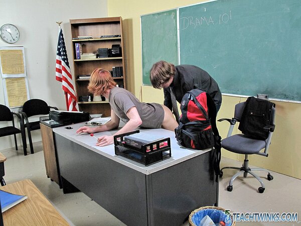 Atlanta Grey gets rimmed and banged hard by teacher Braden Phoenix