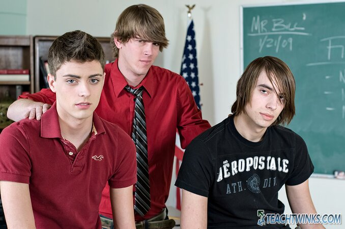 Maddox Johnson and Spencer London take Braden Phoenix’s cock together