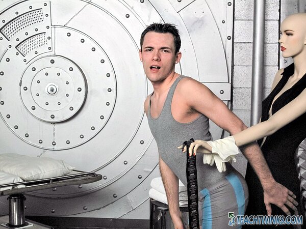 Teacher Braden Phoenix fucks alien teen Ethan Storm’s tight hole raw