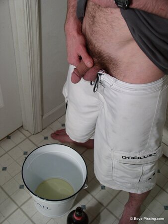 Maxxx Pound’s piss and cum in solo