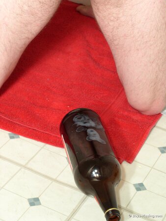 Maxxx Pound’s piss and cum in solo