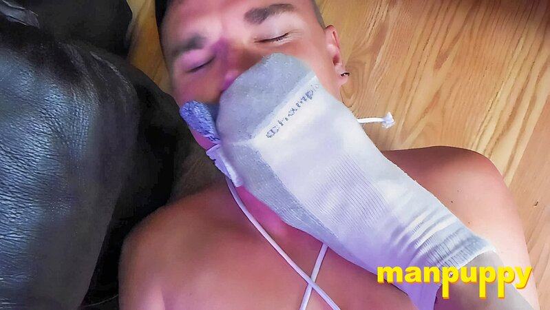Leo Blue squirms as Richard Lennox tramples dick