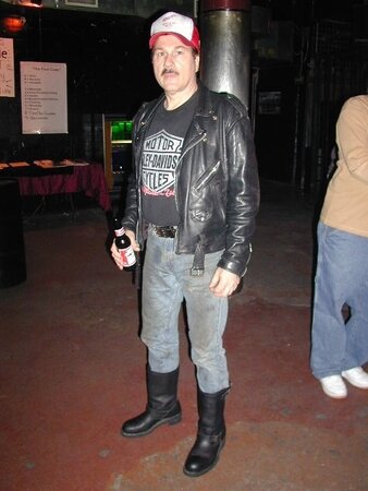 Alan Pratt shows off boots and feet in fetish shoot