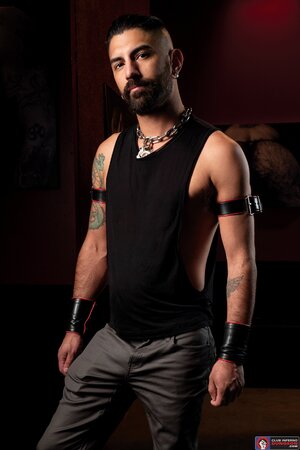 Pup Hades’ hole fisted by Jayson Parker in club