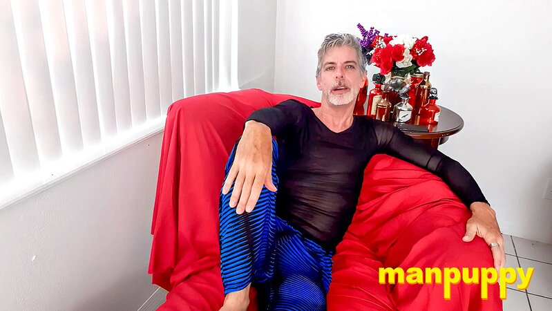 Solo Richard Lennox teases with spanking stories