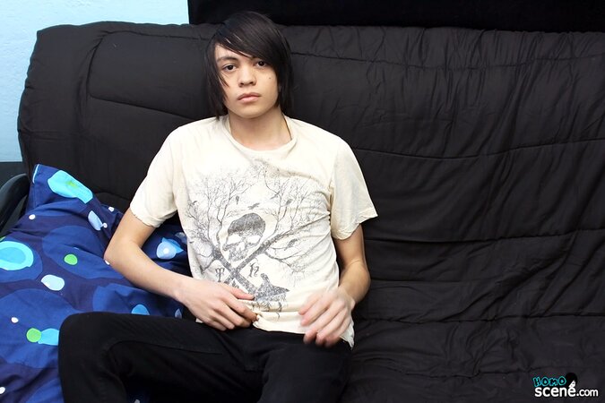 Solo twink Roxy Red cums hard on sofa