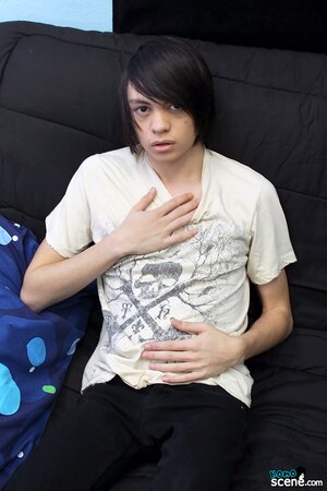Solo twink Roxy Red cums hard on sofa