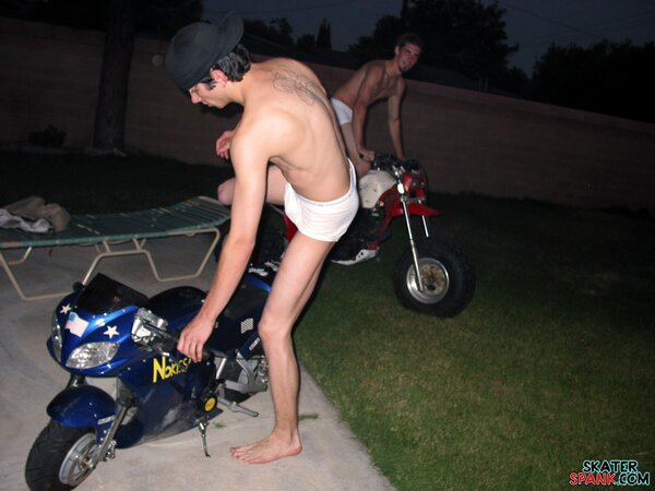 Skater Ian Madrox spanks Evan Heinze’s smooth cheeks