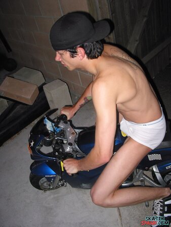 Skater Ian Madrox spanks Evan Heinze’s smooth cheeks