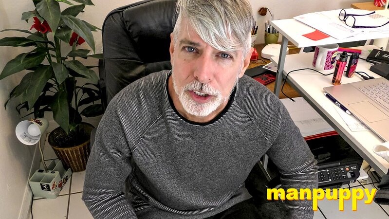 Stepdad Richard Lennox slurps twink dick in office
