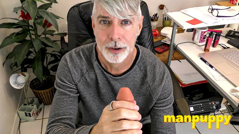 Stepdad Richard Lennox slurps twink dick in office