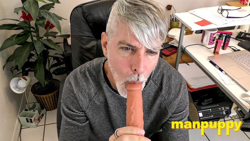 Stepdad Richard Lennox slurps twink dick in office