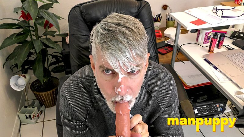 Stepdad Richard Lennox slurps twink dick in office