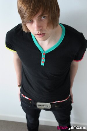 British emo twink John Light shoots a thick, messy load solo