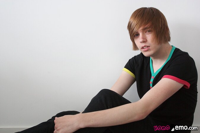 British emo twink John Light shoots a thick, messy load solo