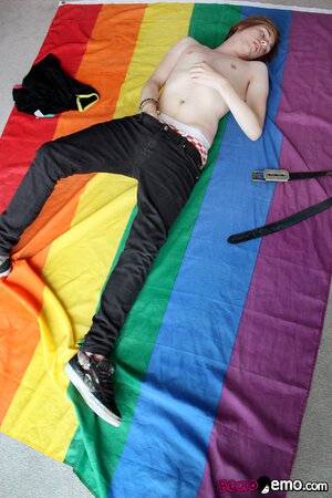 British emo twink John Light shoots a thick, messy load solo