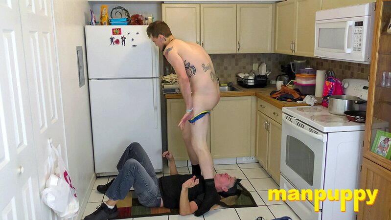 Jake Skittles dominates plumber Richard Lennox with ass to face play