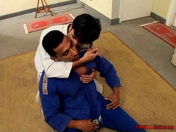 Robert breeds Alex after heated doggy, missionary, and spooning