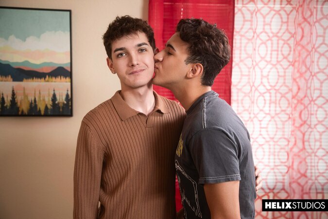 Matthew Grey gently breaks in newbie James Beckett hole