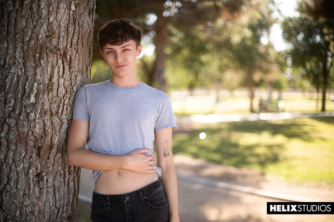 Parker Quinn jerks off in the sun and moans loud