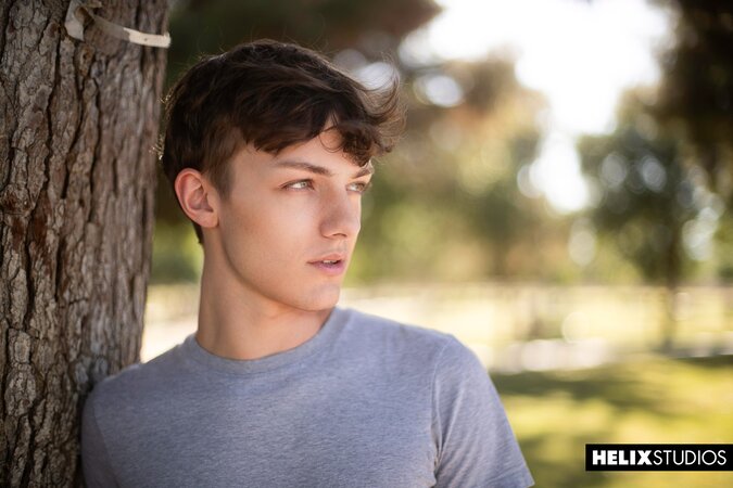 Parker Quinn jerks off in the sun and moans loud
