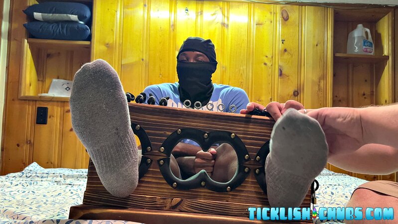 Tickling expert drives Elijah wild