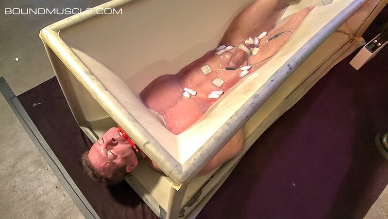 Derek Pain takes electro on balls and ice from Dire Callahan