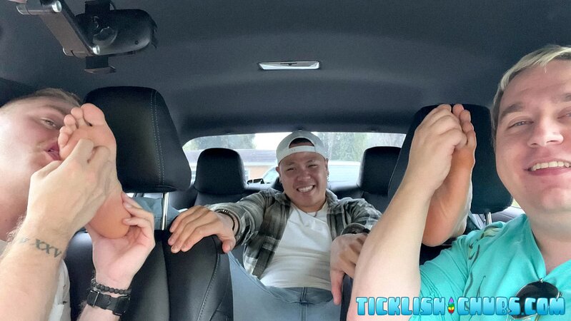 Milus Slinger pays ride with feet to Ryder and Matt worship