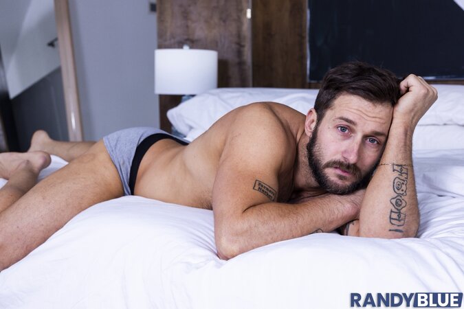 Blain O'Connor tongues Nicholas Ryder's muscle butt top energy