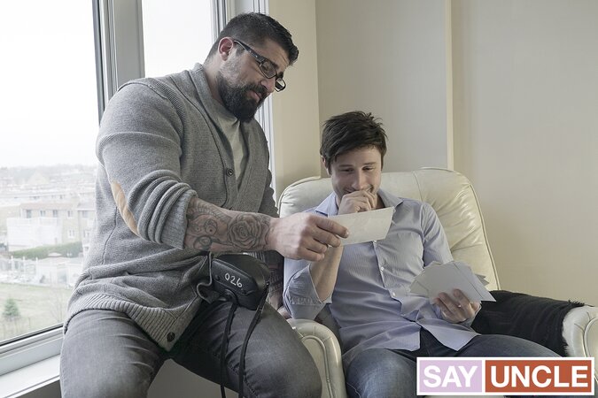 Ryan Bones sucks Drew Dixon thick cock then takes raw pounding