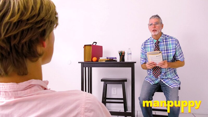 Frank Funsize sucks Richard Lennox cock before being taken
