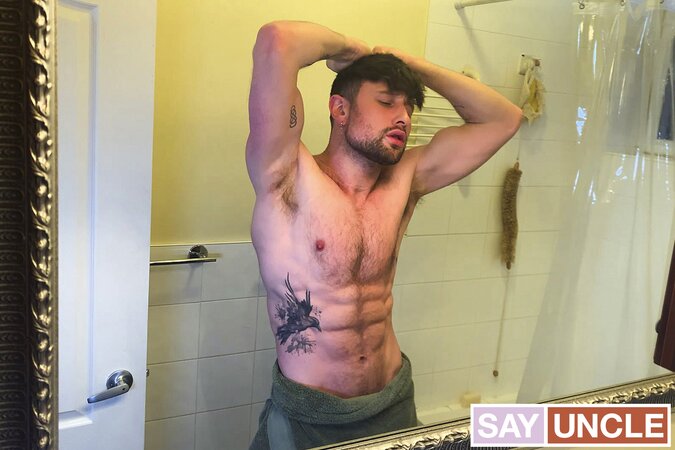 Drew Dixon fucks Ethan Chase’s bubble butt hard