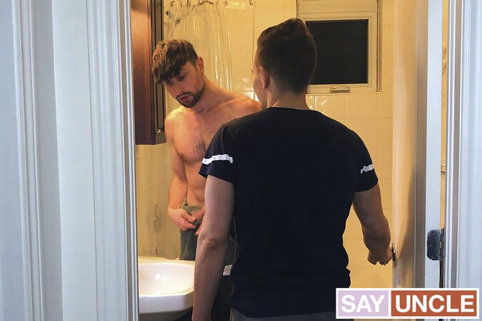 Drew Dixon fucks Ethan Chase’s bubble butt hard