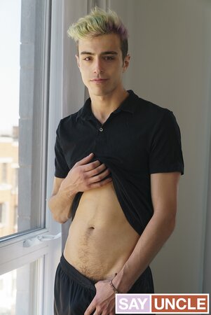 Manuel Skye enters SeanPeek’s hole bareback from behind