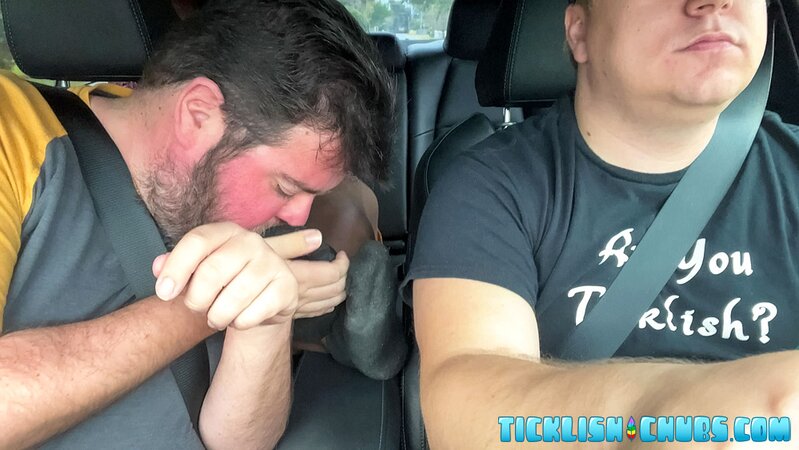 Nemo and Matt share Fabio’s hole in car seat threesome