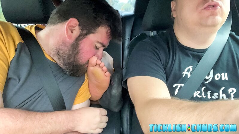 Nemo and Matt share Fabio’s hole in car seat threesome