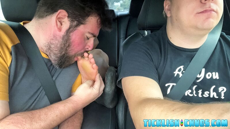 Nemo and Matt share Fabio’s hole in car seat threesome